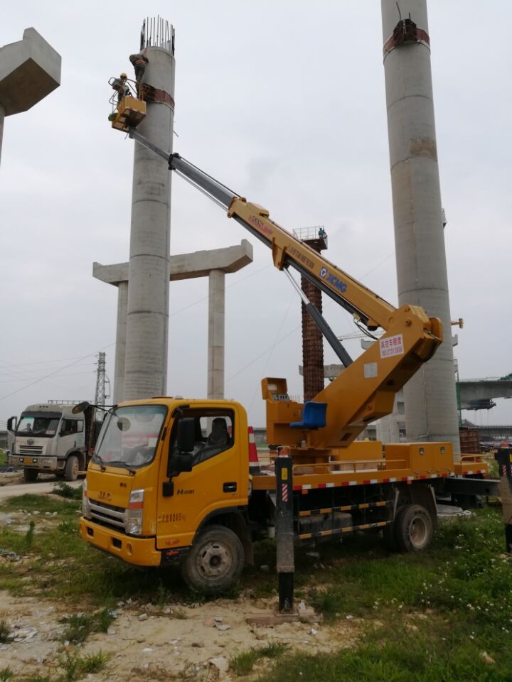 高空車橋墩作業